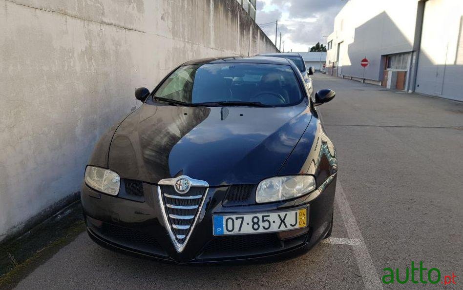 2004' Alfa Romeo GT photo #3