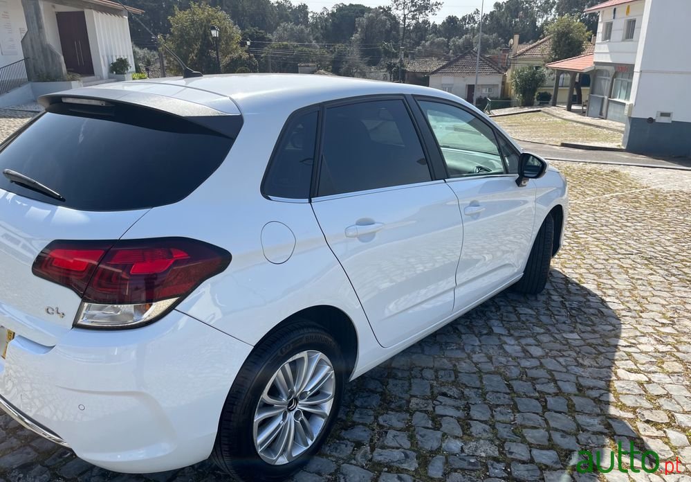2015' Citroen C4 photo #3