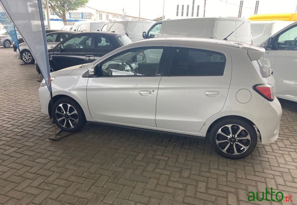 2023' Mitsubishi Space Star photo #4