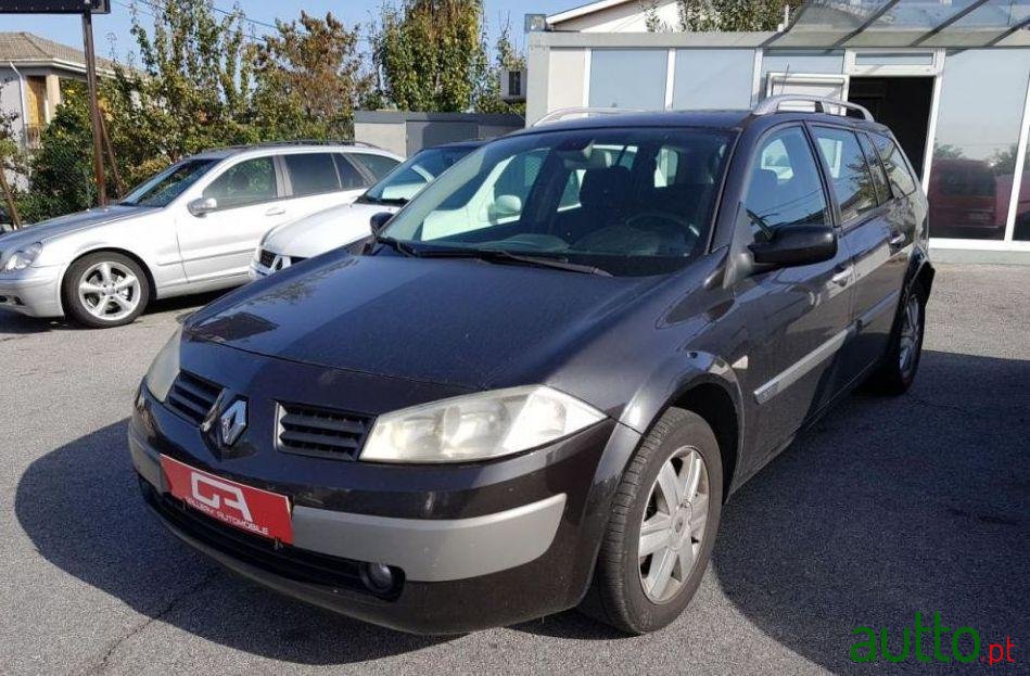 2005' Renault Megane Break photo #2