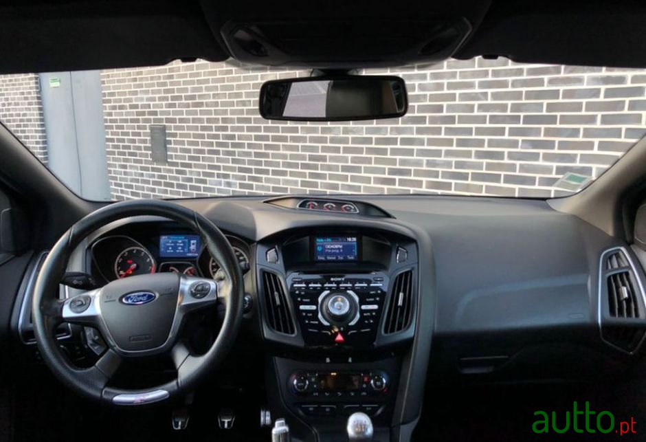 2013' Ford Focus photo #1