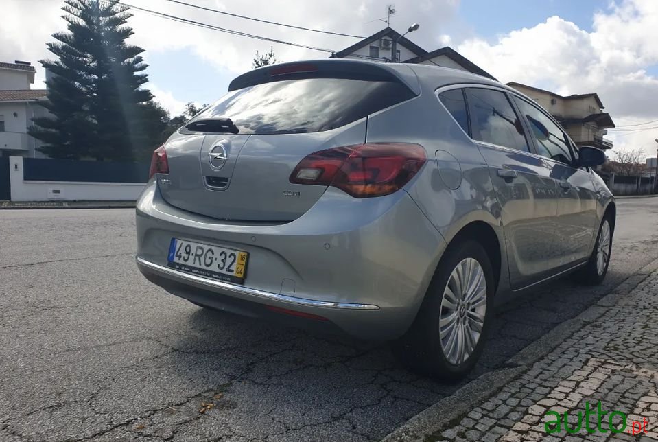 2016' Opel Astra photo #6