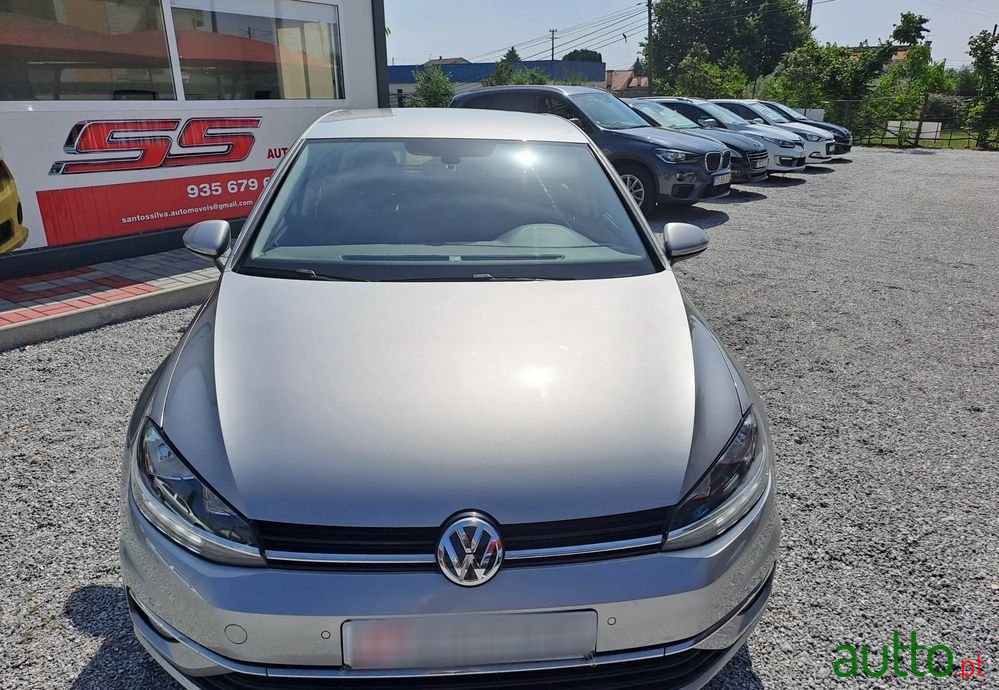 2018' Volkswagen Golf photo #4