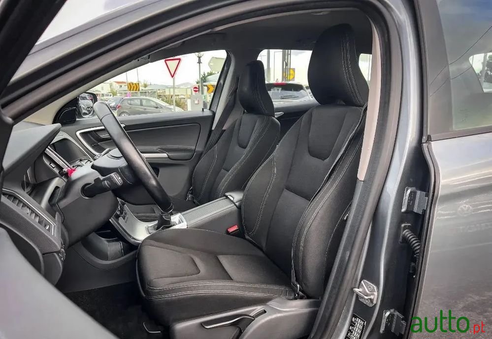 2017' Volvo Xc 60 photo #5