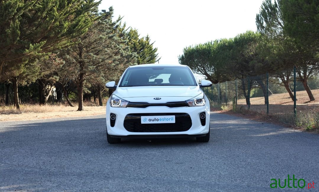 2018' Kia Rio photo #2