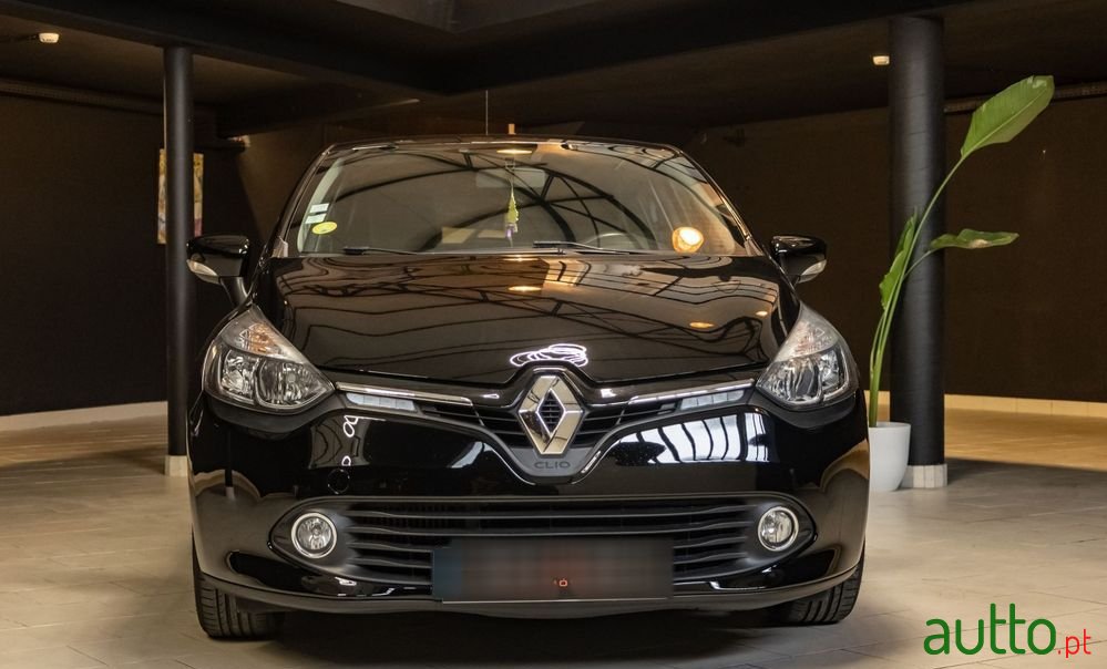 2015' Renault Clio 1.5 Dci Dynamique S Edc photo #1