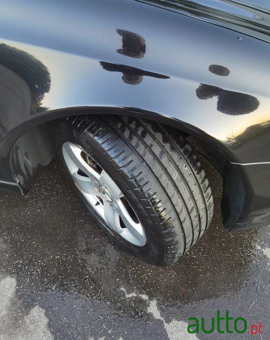 2003' Mercedes-Benz E-220 photo #5