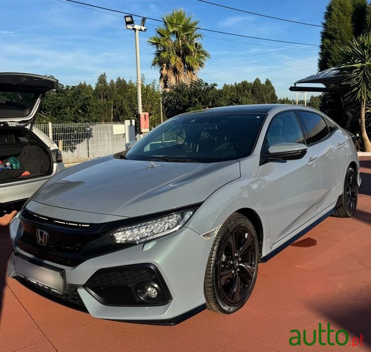 2019' Honda Civic 1.5 I-Vtec Sport Plus photo #2