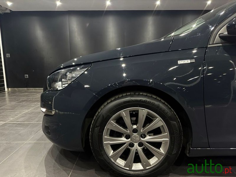 2017' Peugeot 308 photo #3