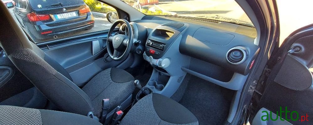 2011' Toyota Aygo photo #4