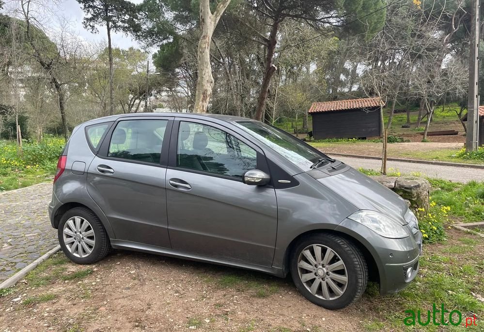 2010' Mercedes-Benz Classe A Cdi Classic photo #1