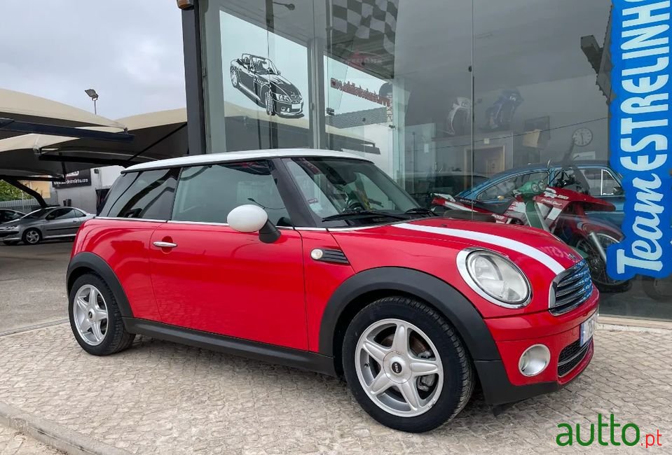 2010' MINI Cooper photo #1