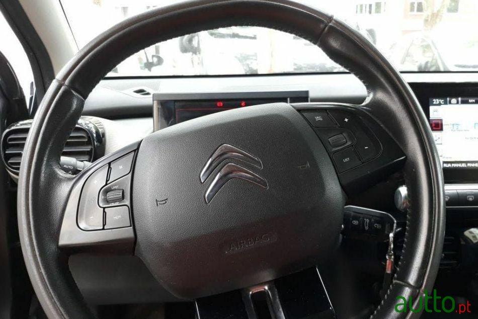 2016' Citroen C4 Cactus photo #3