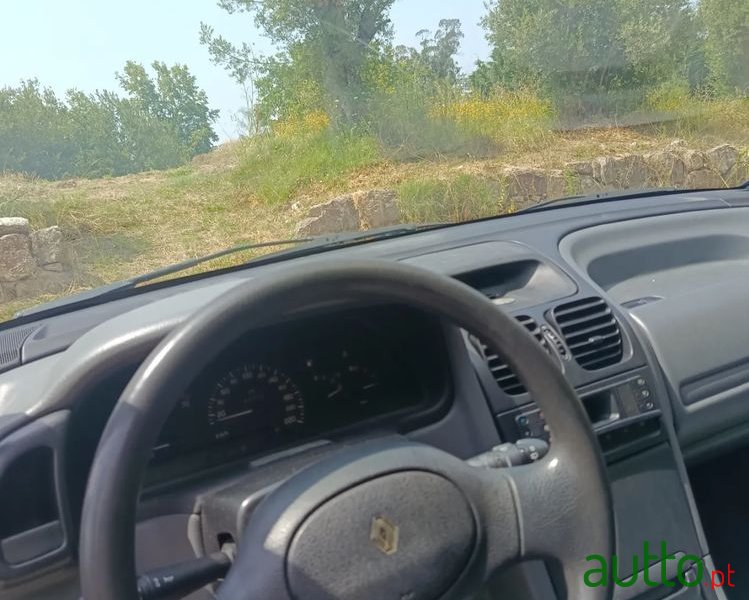 1994' Renault Laguna photo #6