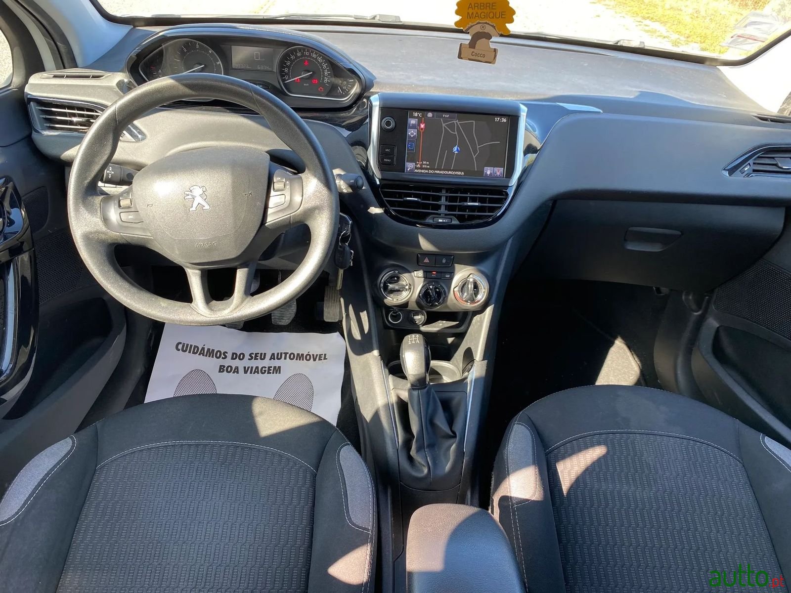 2015' Peugeot 208 photo #5