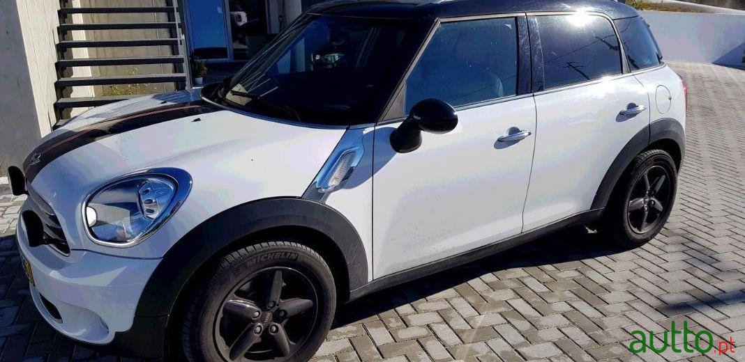 2010' MINI Countryman Cooper D photo #4