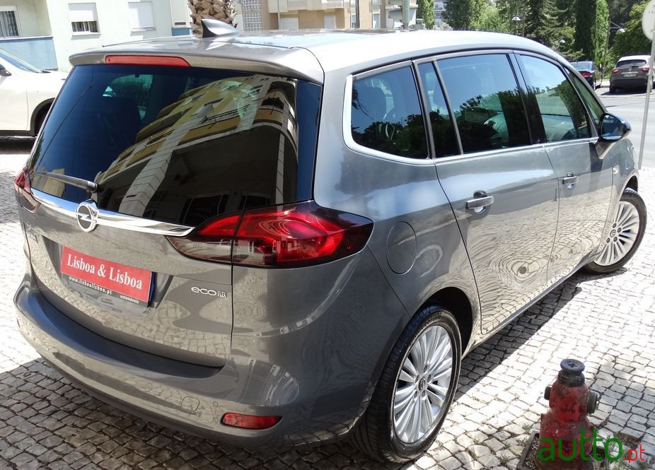 2016' Opel Zafira photo #2