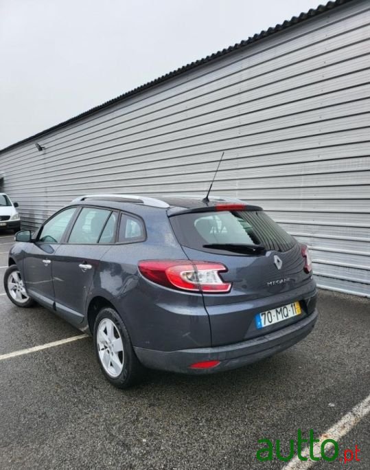 2012' Renault Megane Sport Tourer photo #3