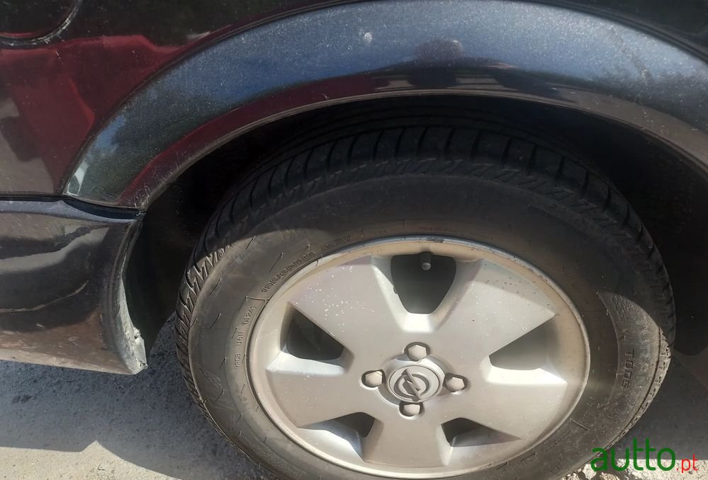 2002' Opel Astra Caravan photo #4