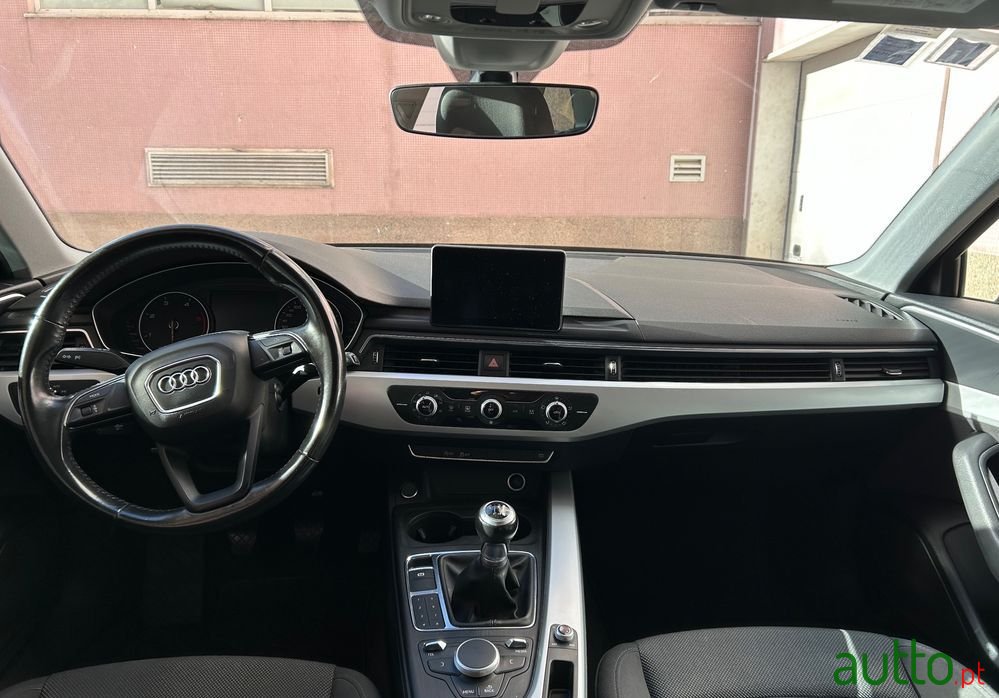 2016' Audi A4 Avant photo #3