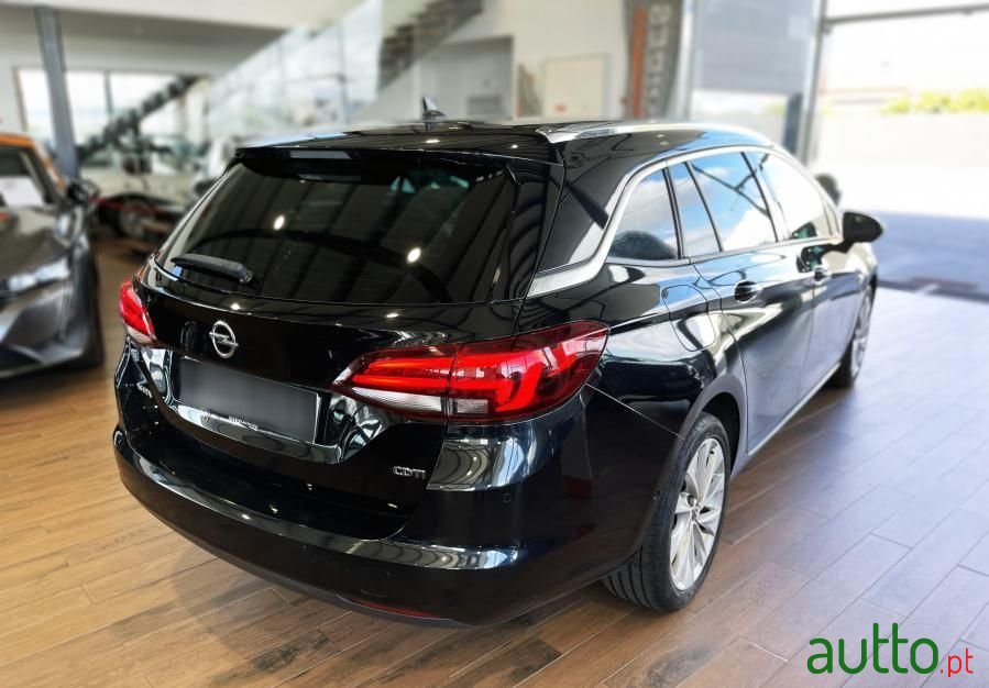 2018' Opel Astra Sports Tourer photo #1