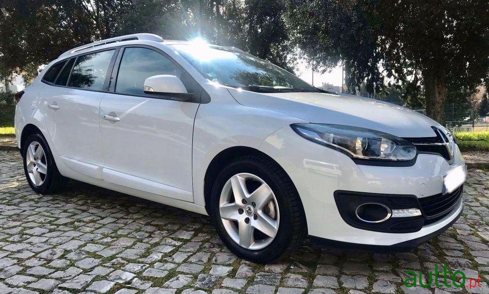 2016' Renault Megane Sport Tourer photo #2