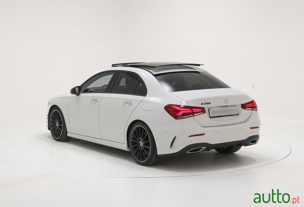 2021' Mercedes-Benz Classe A E Amg Line photo #4