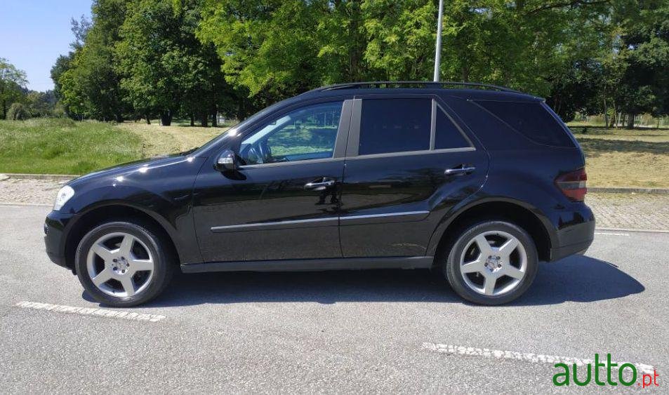2006' Mercedes-Benz Ml-320 photo #3