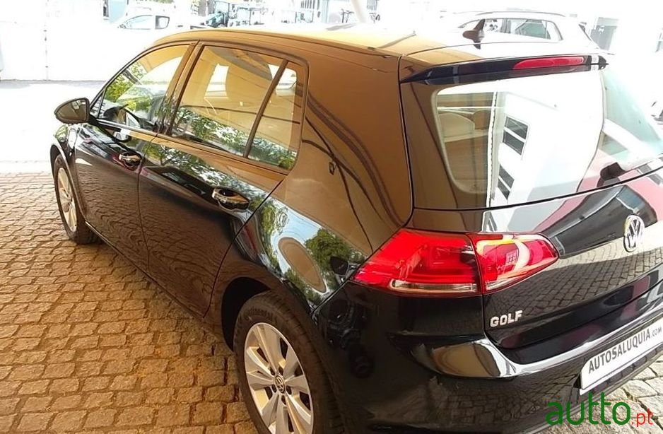 2016' Volkswagen Golf photo #3