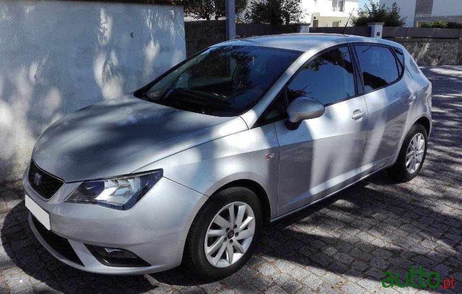 2013' SEAT Ibiza photo #1