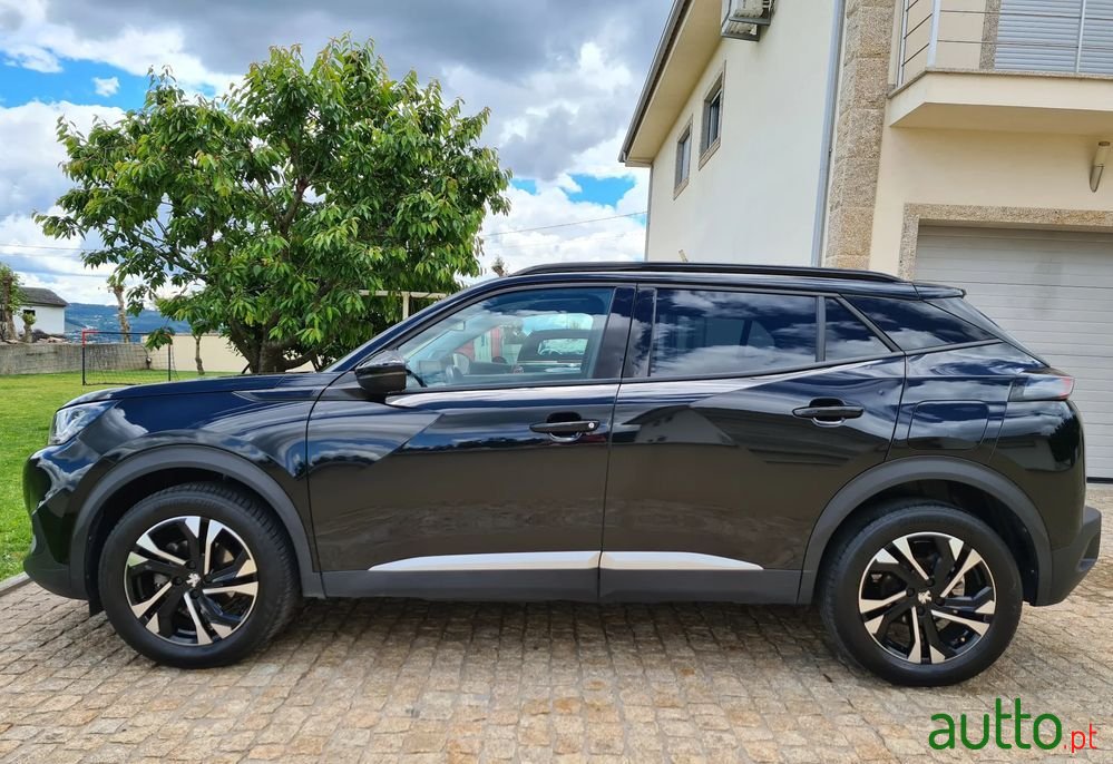 2021' Peugeot 2008 photo #5