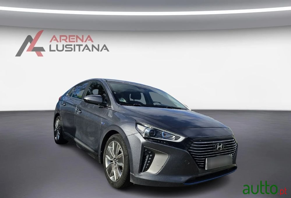 2017' Hyundai Ioniq photo #3