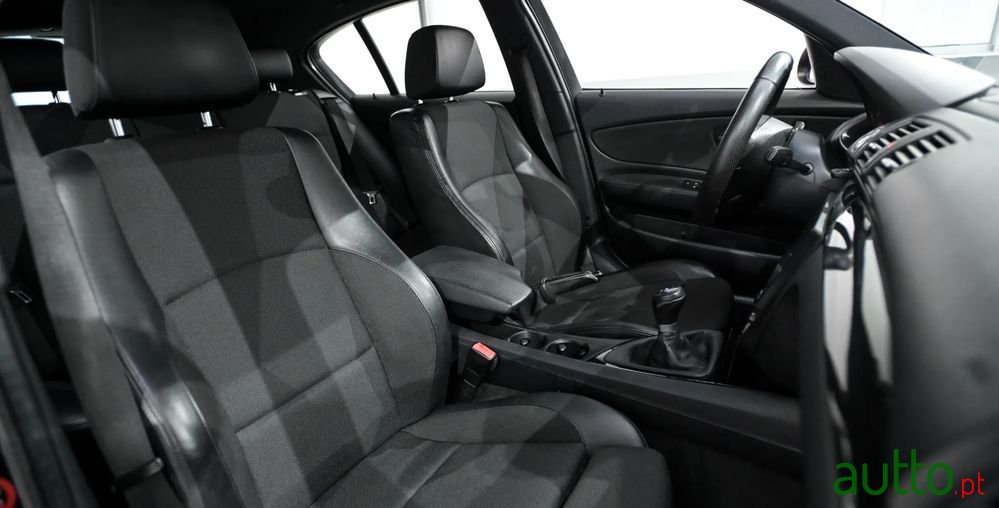 2008' BMW 118 D photo #5