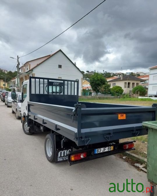 2010' Nissan Cabstar photo #3