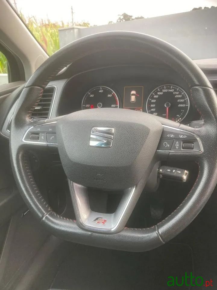 2014' SEAT Leon photo #6