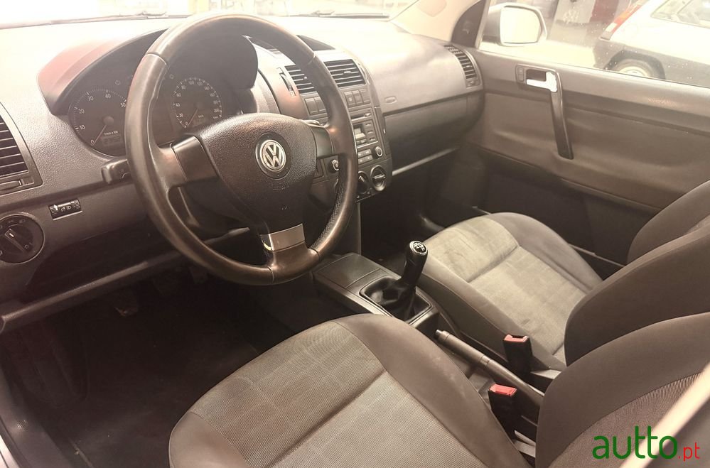2007' Volkswagen Polo 1.2 Trendline photo #5