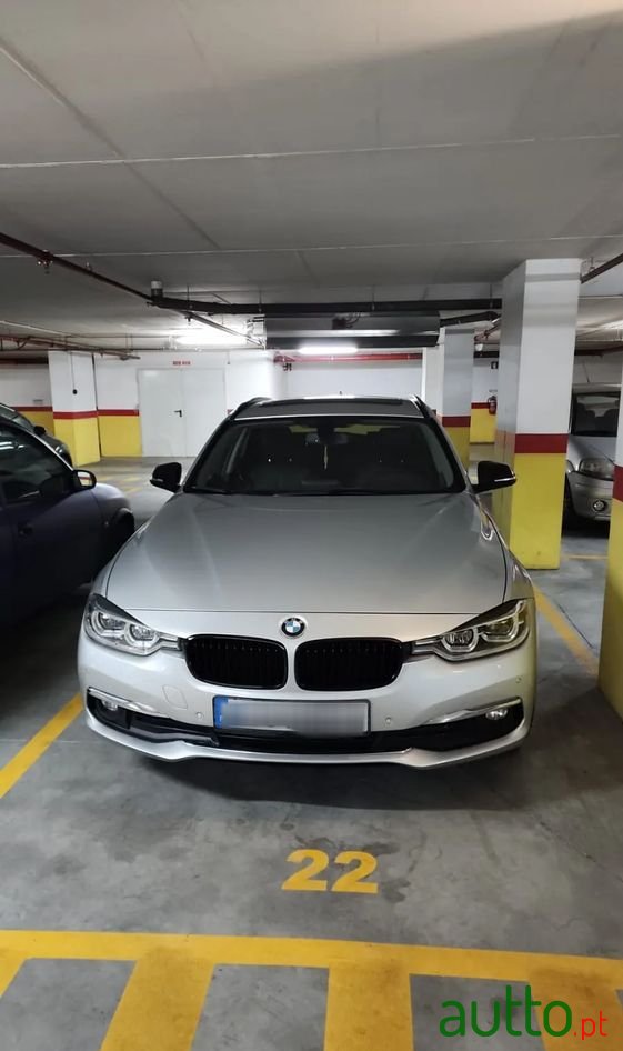 2015' BMW 320 photo #1