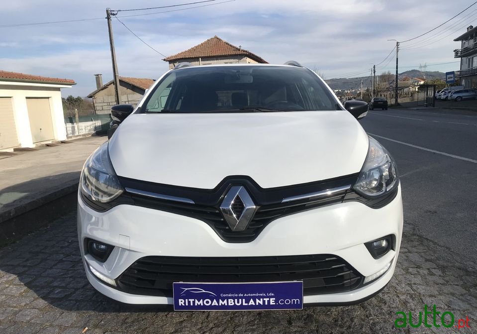 2018' Renault Clio Sport Tourer photo #5