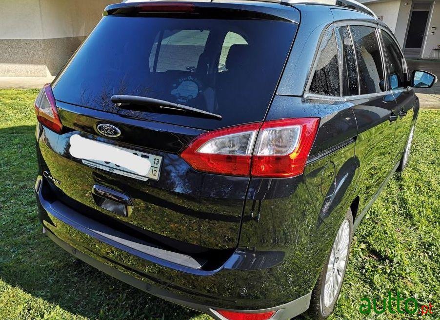 2013' Ford C-MAX photo #3