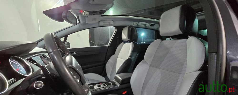 2013' Peugeot 508 RXH photo #5