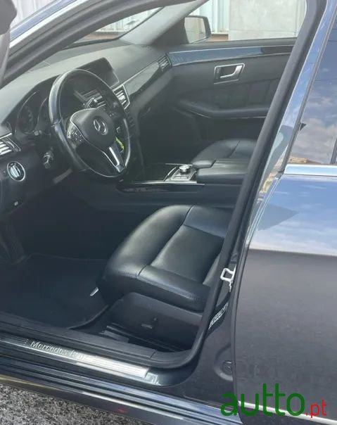 2013' Mercedes-Benz E-300 photo #4