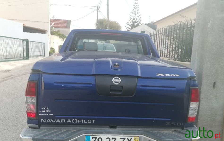 2005' Nissan Navara photo #2