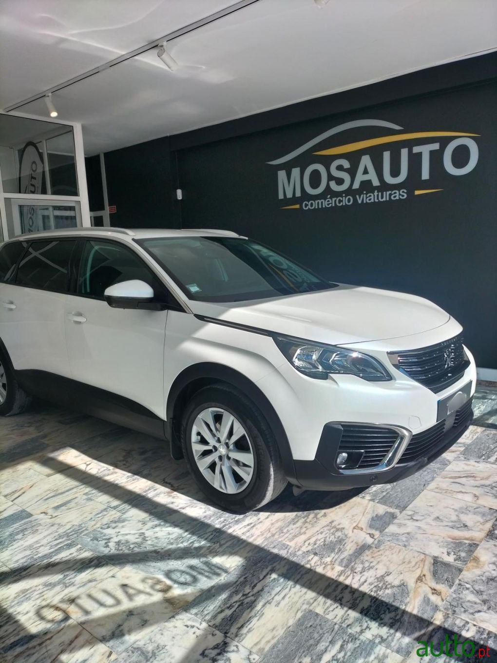 2017' Peugeot 5008 photo #3