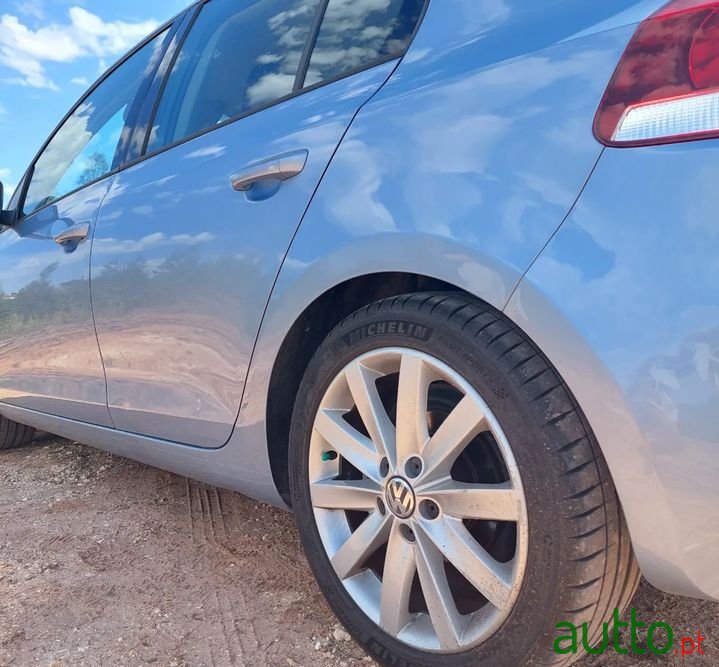 2010' Volkswagen Golf photo #4