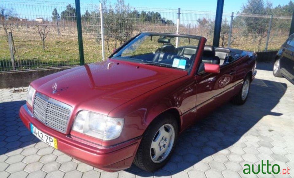 1995' Mercedes-Benz E-220 photo #2