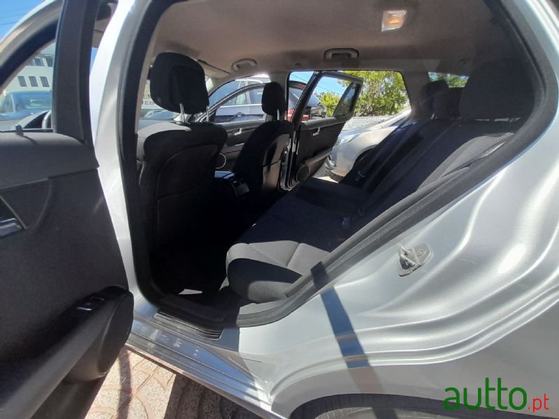 2010' Mercedes-Benz C-220 photo #6