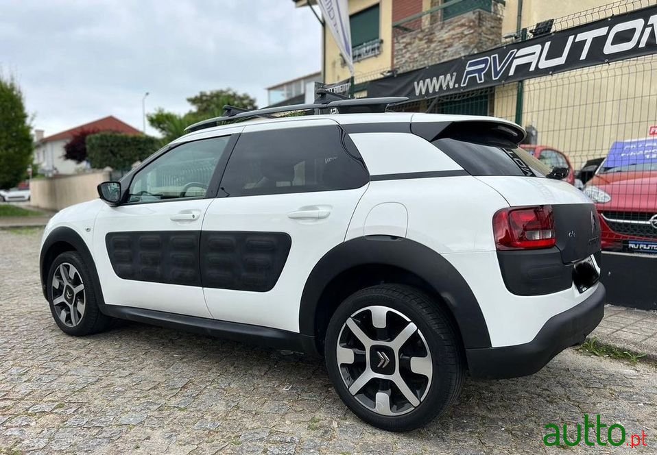 2015' Citroen C4 Cactus photo #4