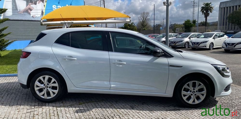 2019' Renault Megane photo #6