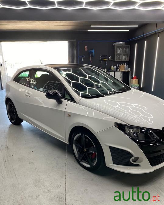 2010' SEAT Ibiza photo #3