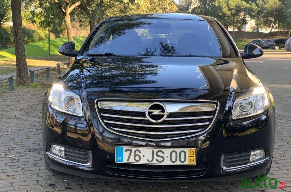 2010' Opel Insignia photo #4